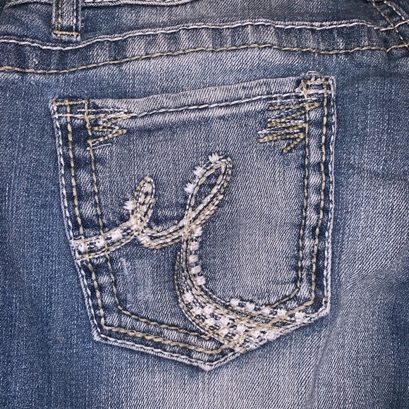 Maurices Light Wash Denim Jeans Size 5/6 L - Picture 4 of 5